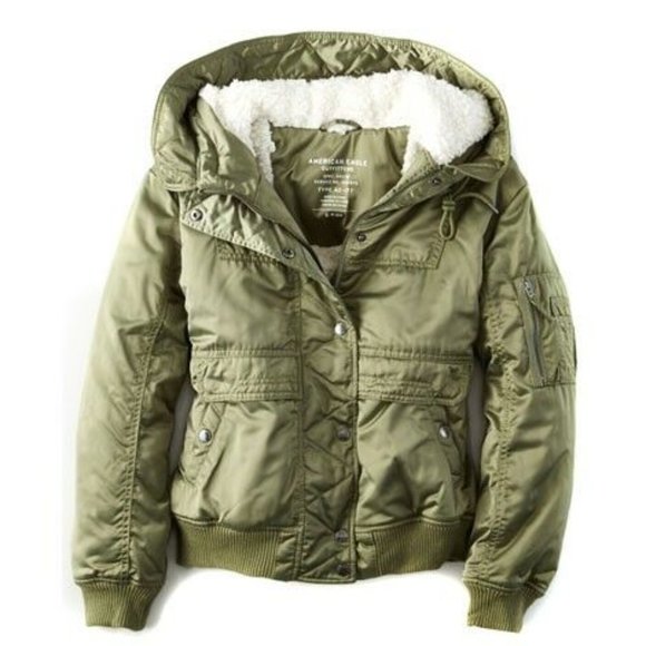 American Eagle Outfitters Jackets & Blazers - American Eagle Fleece Lined Puffer Jacket with Hood, Cropped, Olive Green, XS